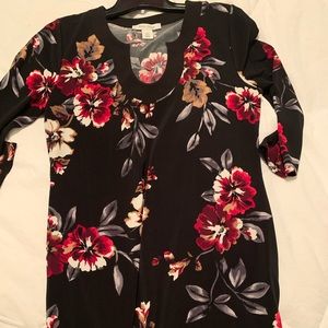 White House Black Market Top size Medium